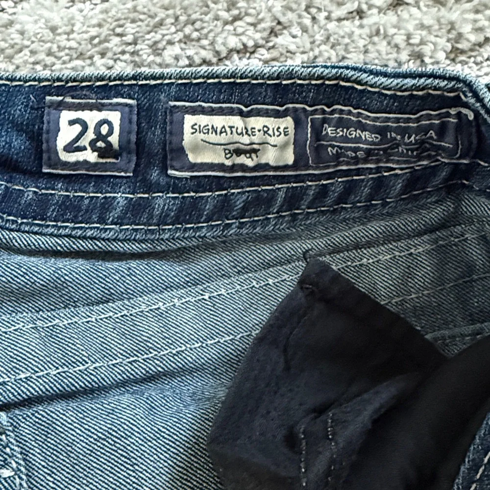 Miss Me Signature Bootcut 28x33 - Picture 2 of 5